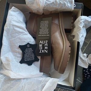 Naturalizer leather and Suede ankle boots